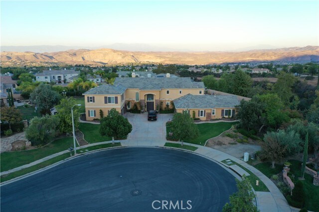 Building Photo - 1583 Twin Oaks Cir