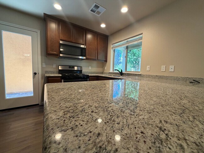 Building Photo - 1194 Velarde Cir