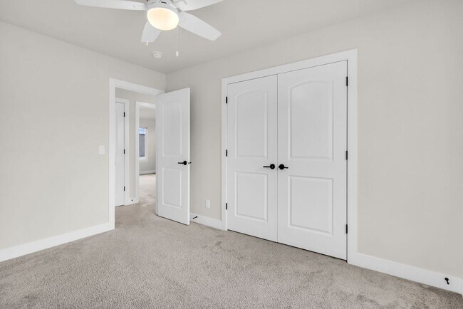 Building Photo - Spacious 6 Bed Home with Dual Kitchens, EV Charging & Modern Finishes in Layton