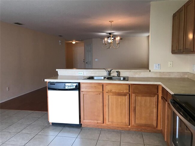 Building Photo - 912 Windrose Dr