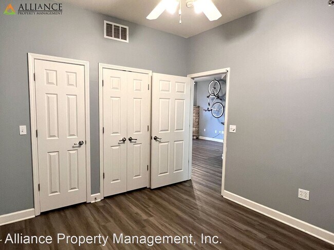 Building Photo - 2 br, 2 bath House - 2211 College Ave. #103