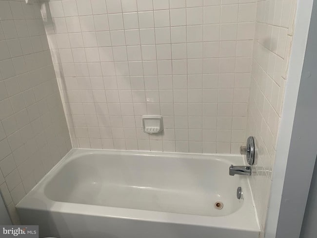 Building Photo - 1625 Carriage House Terrace