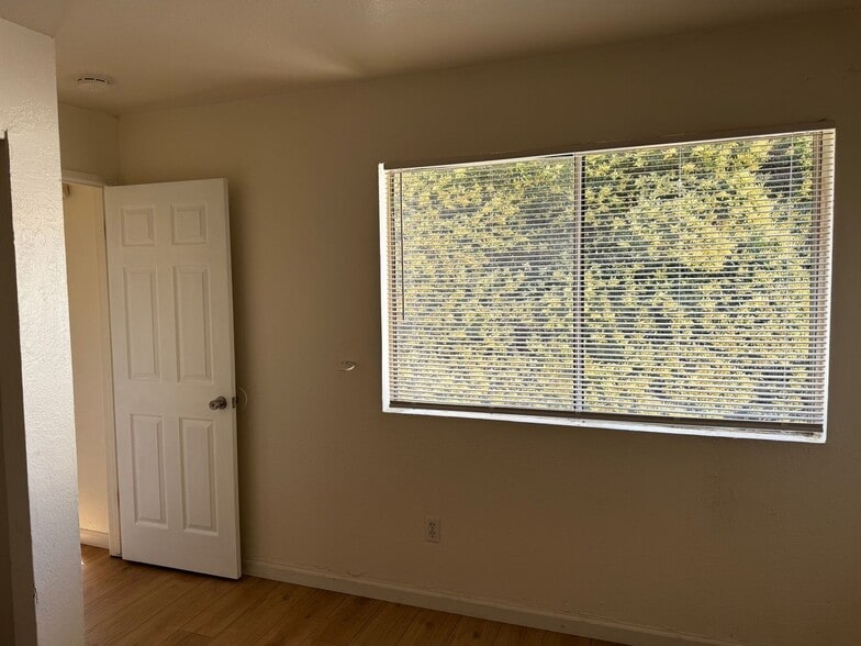 Building Photo - 6284 Porterfield Ct