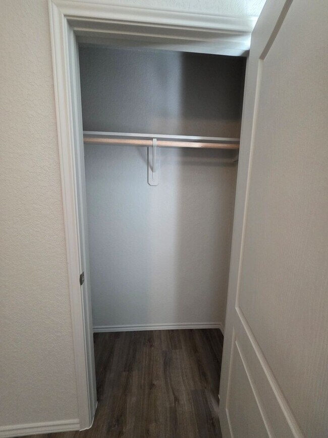 Building Photo - 3 Bedroom / 2 Bath Duplex Copperas Cove