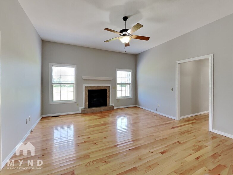 Building Photo - 5697 W Alexa Ln