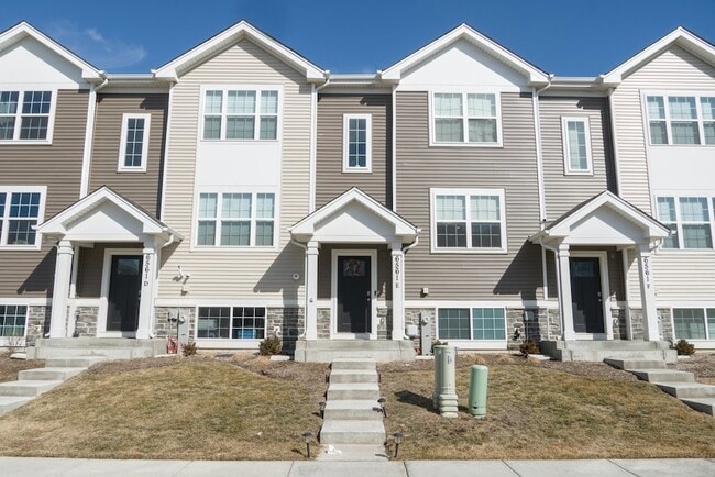 Building Photo - 6561 Sassafras Wy