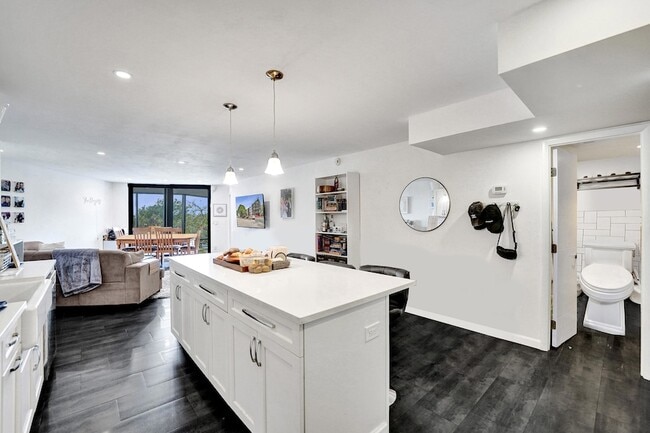 Building Photo - 3800 N Hills Dr