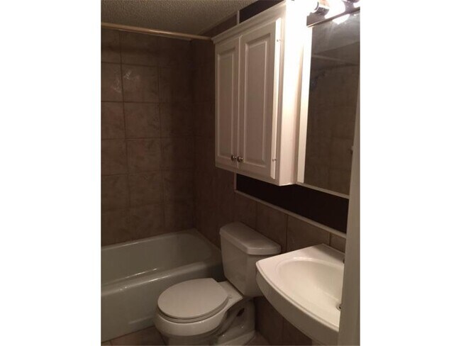 Building Photo - 4407 Wilshire Blvd