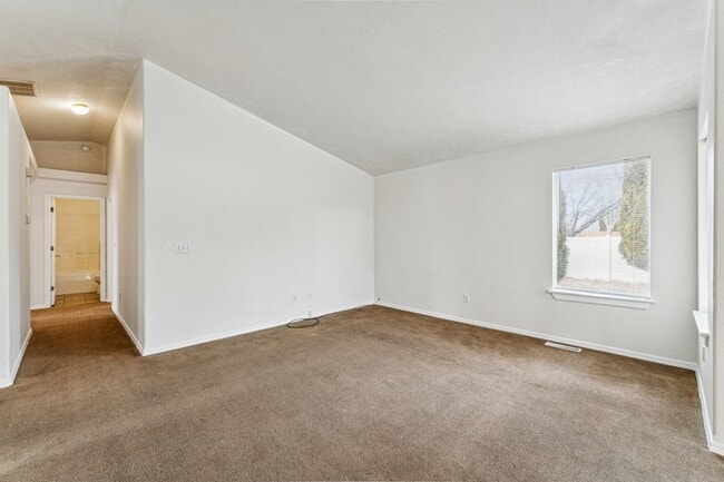 Building Photo - 13402 W Persimmon St