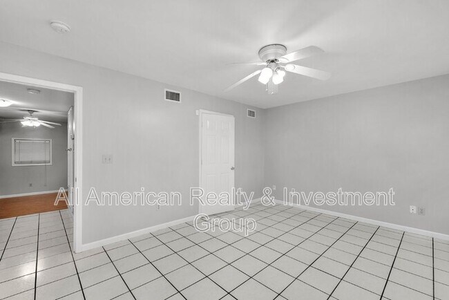 Building Photo - 20 Dogwood Ln