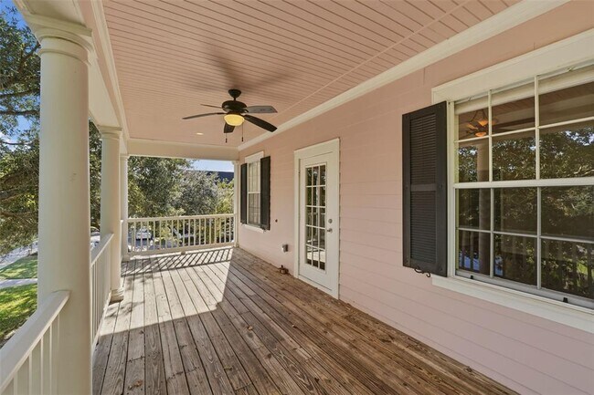 Building Photo - 815 Lake Evalyn Dr