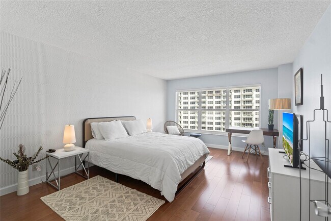 Building Photo - 3500 Galt Ocean Dr