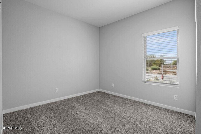 Building Photo - 11498 Summer Dr