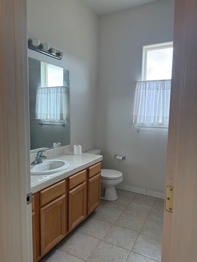 Building Photo - Beautiful 3 bed home with 3 car garage in Indian Hills behind Target