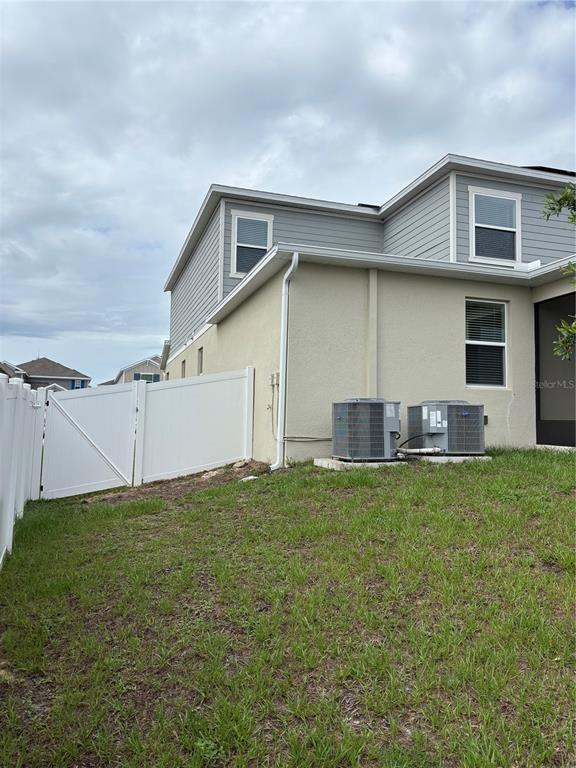 Building Photo - 6805 Perch Hammock Lp