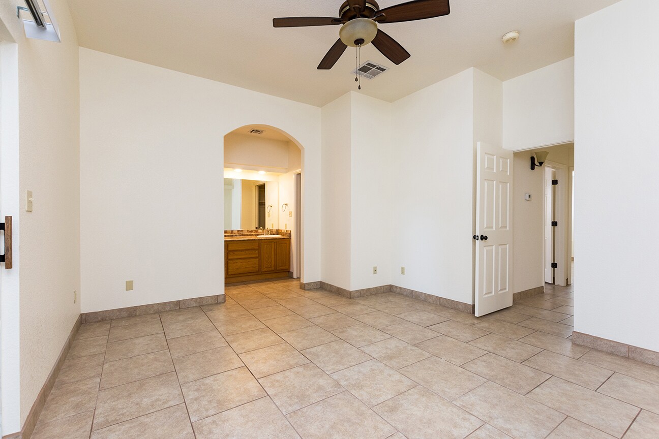 Building Photo - 2357 Saturn Cir