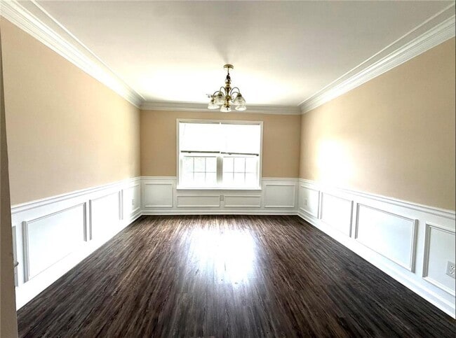 Building Photo - 3683 White Pine Rd
