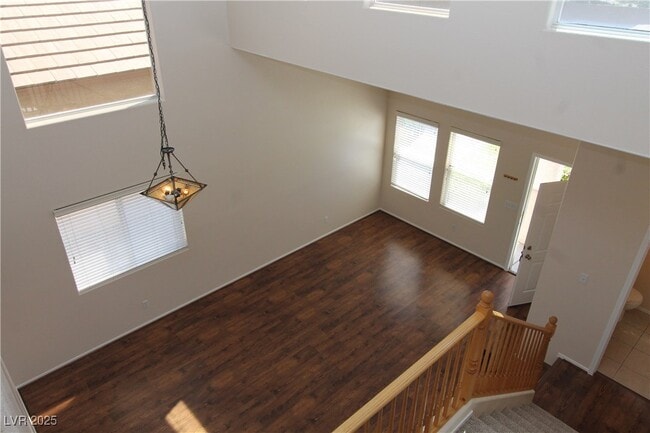 Building Photo - 2586 Highland Cliff Dr