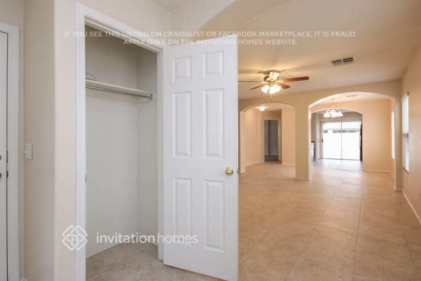 Building Photo - 13432 W Peck Dr