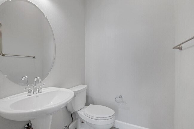 Building Photo - Executive Luxury Living with Unmatched Cit...