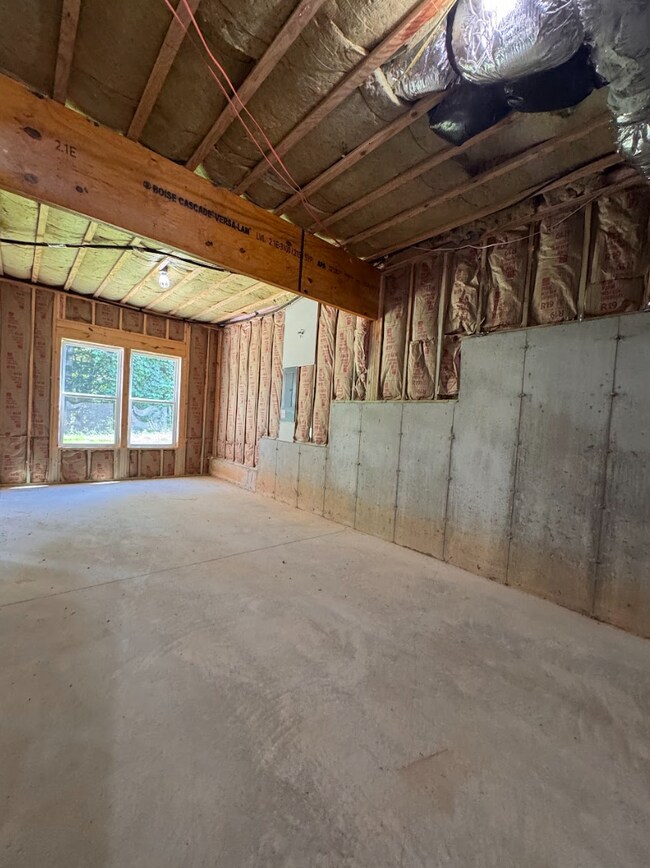 Building Photo - Spacious 5-Bedroom Greenville Home with 3.5 Baths, 2-Car Garage & Walkout Basement