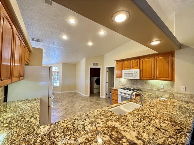 Building Photo - 18015 Wildwood Dr