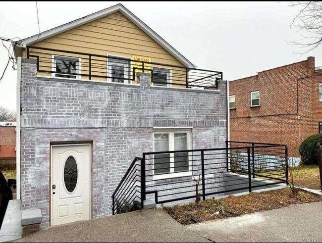 Building Photo - 4156 Bruner Ave