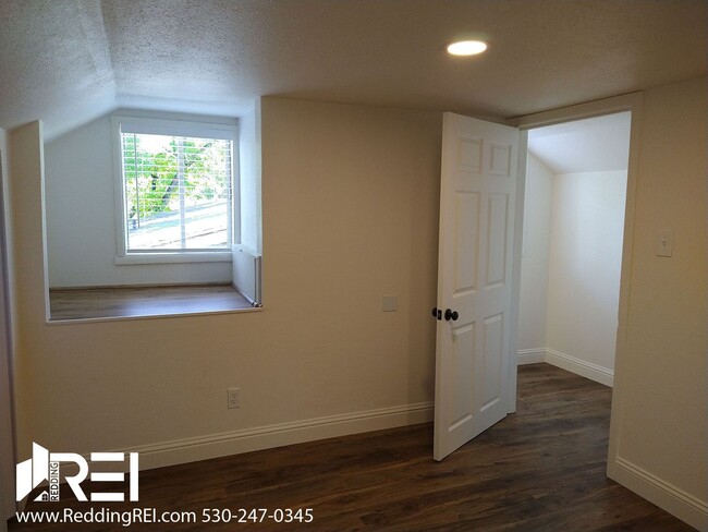 Building Photo - Newly Remodeled Garden Tract Cottage!