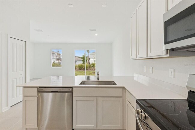 Building Photo - 2701 Skyline Lp