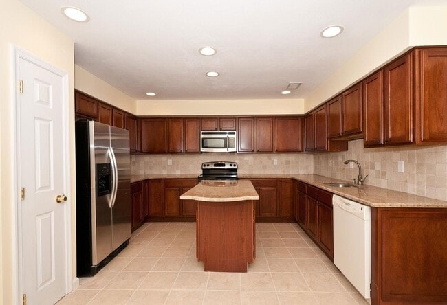 Primary Photo - 90 Foxwood Dr