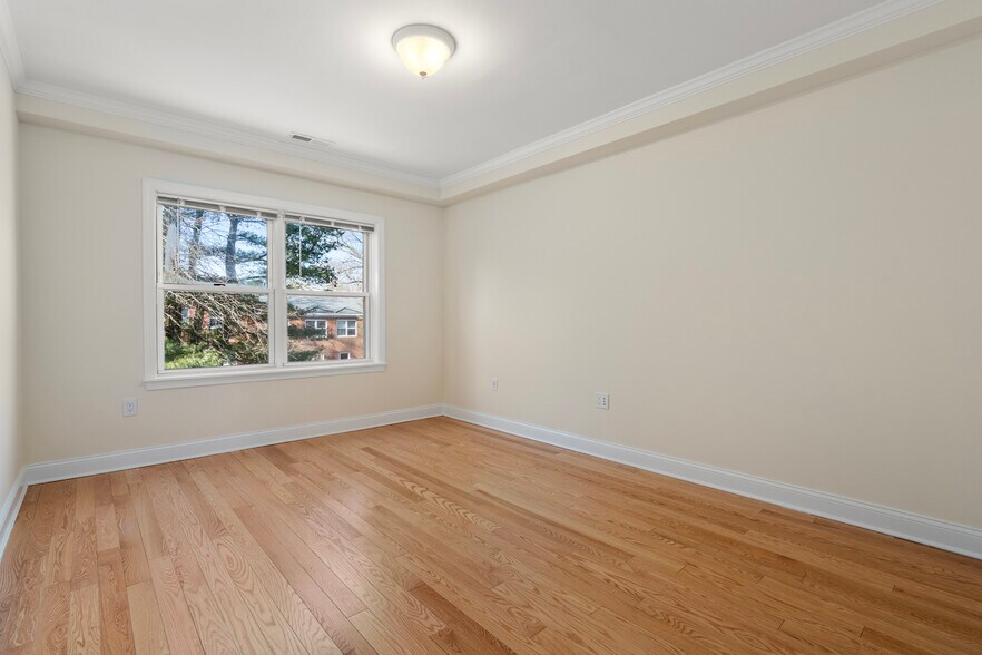Building Photo - 107 Independence Dr