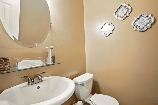 Building Photo - 1308 Summerset Ct