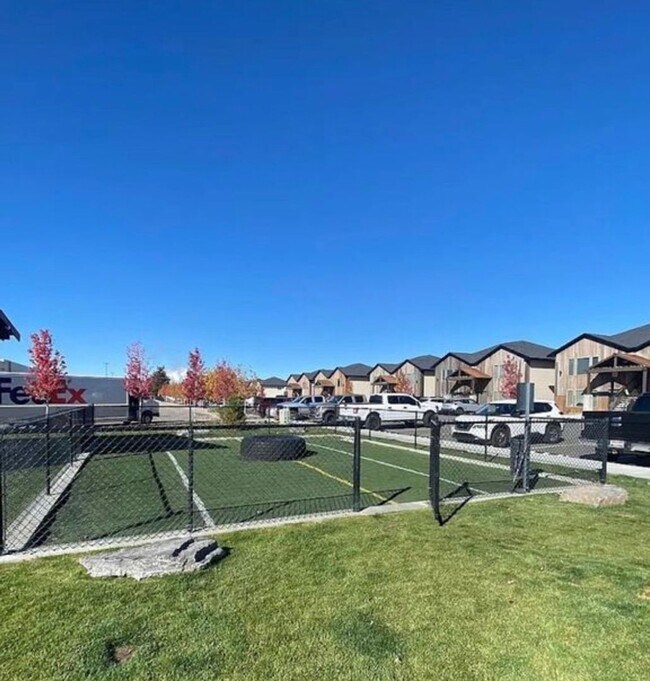 Building Photo - Modern 2 Bed/2 Bath Condo in Rexburg