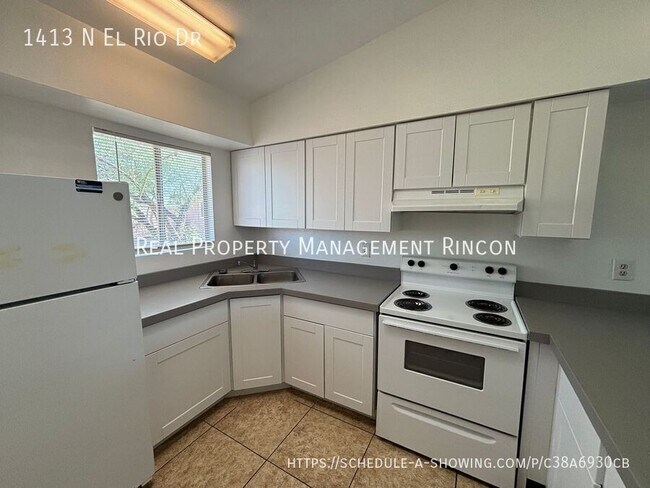 Building Photo - 1413 N El Rio Dr
