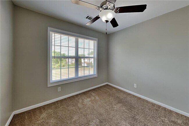 Building Photo - 45 Moreland Cir