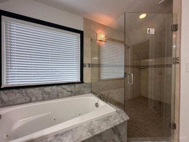 Building Photo - 2355 Henesy Ln