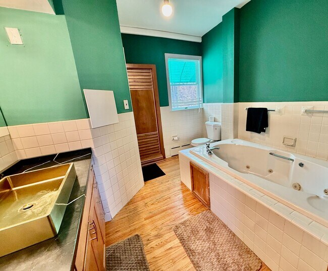 Building Photo - SPACIOUS & MODERN 3 BED/2.5 BA HOUSE w/ AC-Inlaid HARDWOOD Flooring-WASHER/DRYER & Rear PATIO in ...