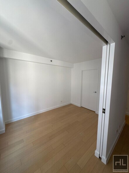 Building Photo - East 39th Street