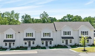 Building Photo - New Townhome in Hartbrook!