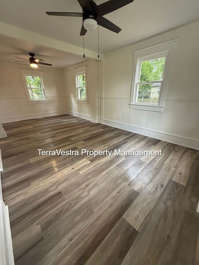 Building Photo - Single family home in Upper Deerfield!
