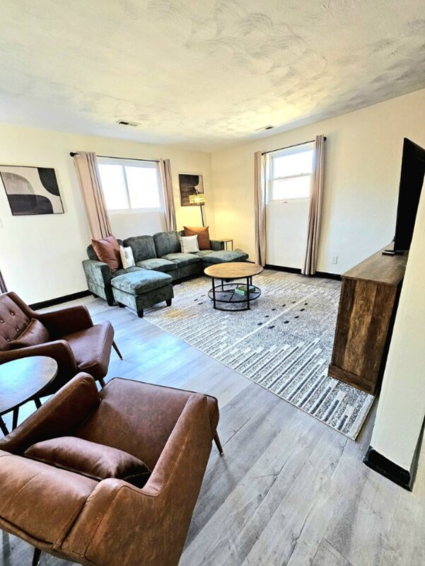 Building Photo - 361 Cherry St