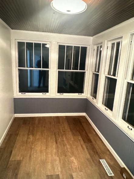 Building Photo - 1428 Story St