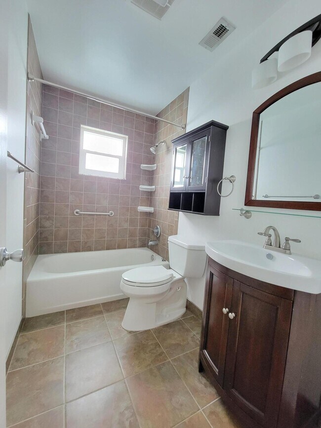 Building Photo - 1084 SE St Lucie Blvd