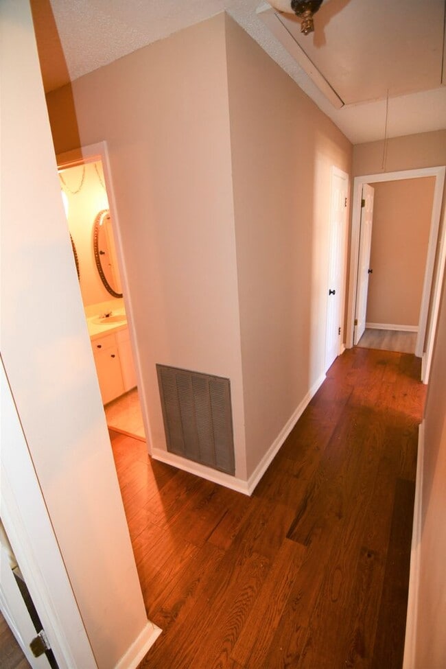 Building Photo - Location! Location!  Newly updated, 4 bedroom, 2 bath home near Perkins & Essens