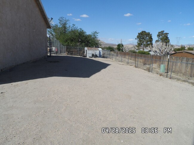 Building Photo - 3 Bedrooms, 2 Bathroom, Large Fully Fenced...