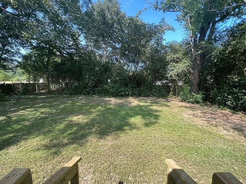 Building Photo - 7012 Yarberry Ln