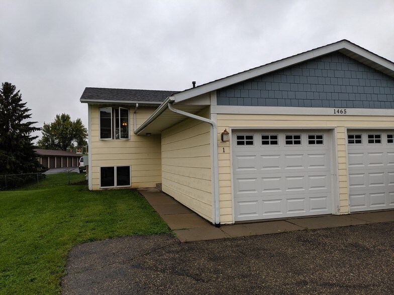 Building Photo - 1465 Whispering Ct