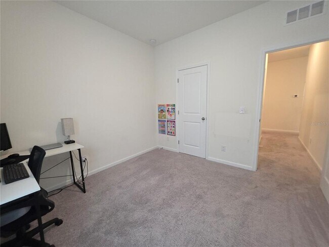 Building Photo - 1569 Effra Wy