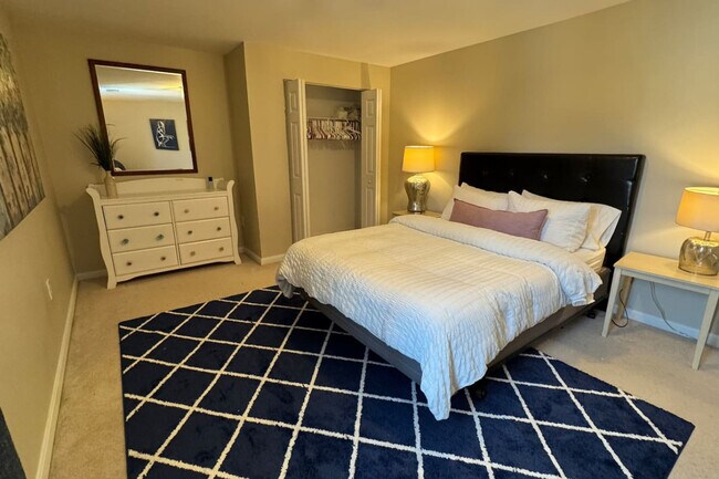 Building Photo - 9414 Grant Ave