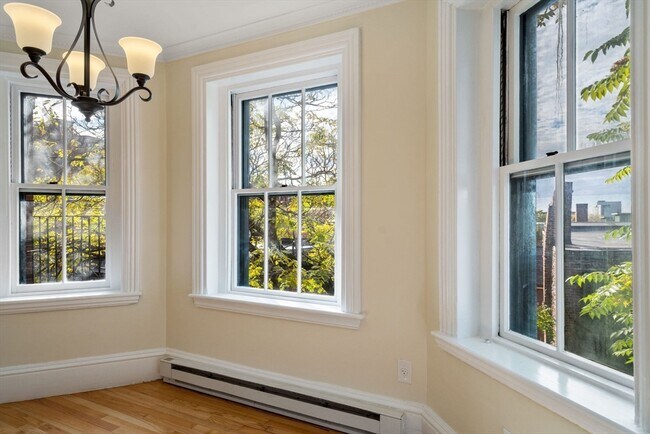 Building Photo - 25 Hancock St